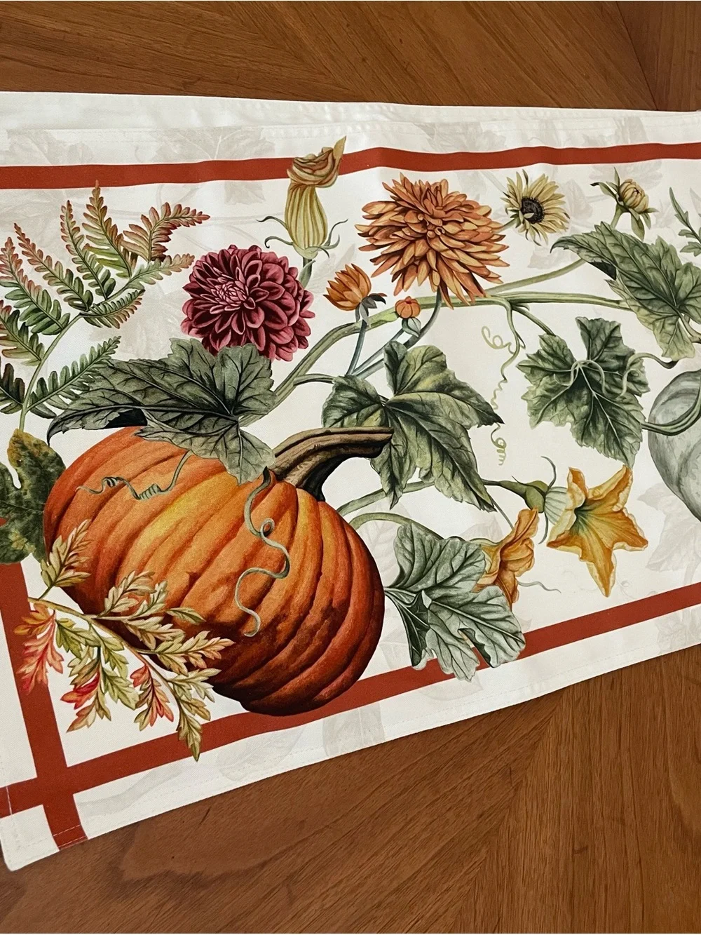 NWT Williams Sonoma Harvest Pumpkin Patch Table Runner 16
